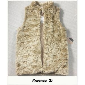 Forever 21 | Faux Fur Fluffy Vest
